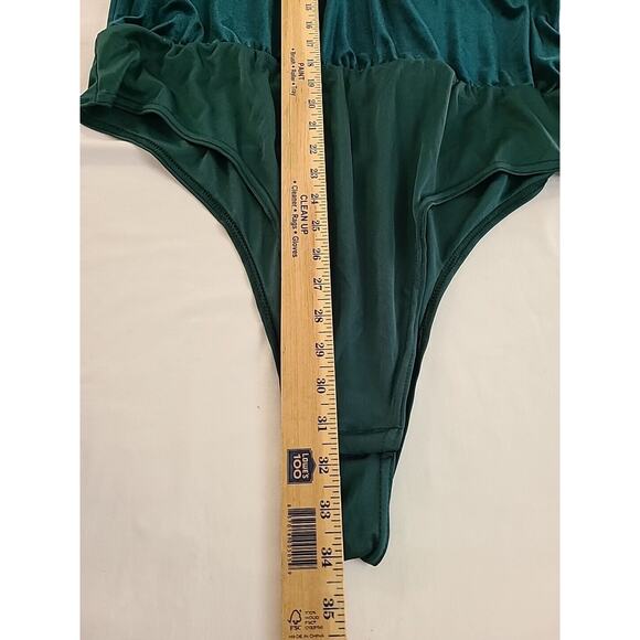 NWT Pretty Little Things One Shoulder Velvet Bodysuit Emerald Green Size 24 - Picture 10 of 10